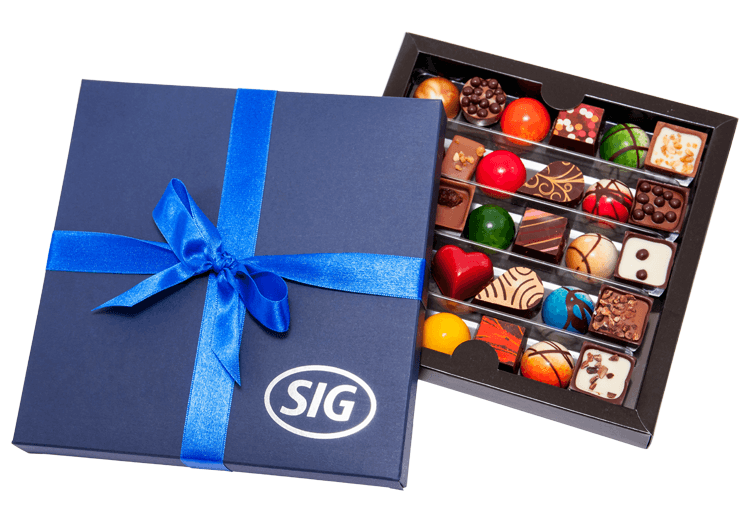 07.15_02 Ένα κουτί JUPITER BOX με εκτύπωση, σε μια γαλάζ