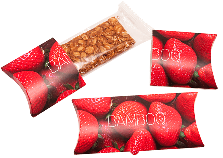 23.09_01-2 Περιγραφή: Ένα τσαντάκι με μία ροδάκινη NATURALLY AWESOME BARS.