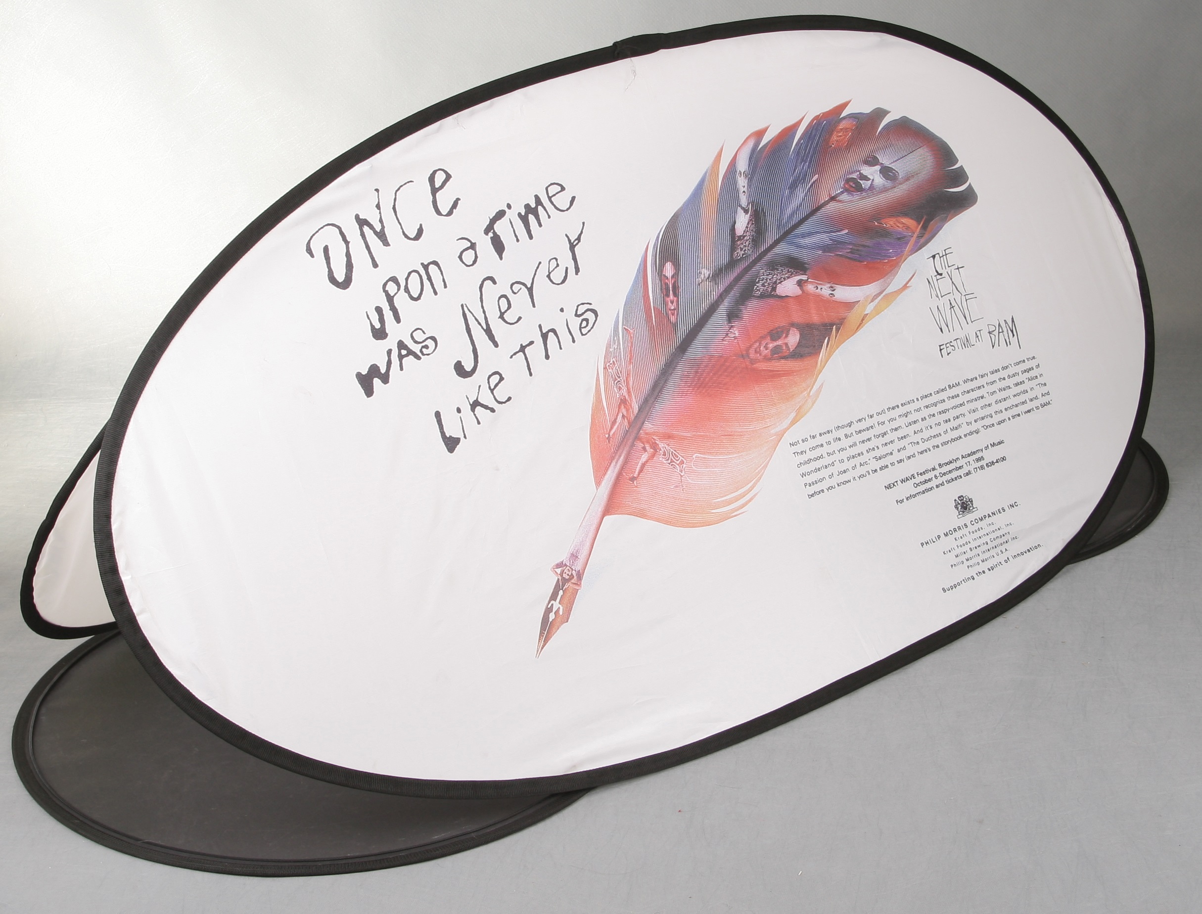 Σταντ διπλής όψης Σταντ διπλής όψης