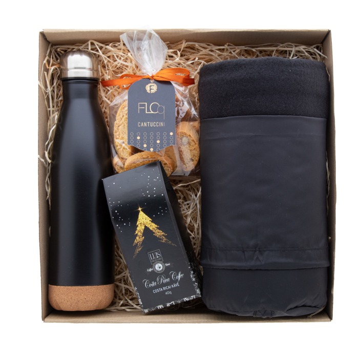 Screenshot_1 Ένα Δώρο με Εκτύπωση που περιλαμβάνει ένα Σετ Δώρου Ταξιδιού Christmas Black.